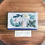 刺繍のカードケース/花と葉