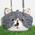おとぼけ顔の猫のがま口ショルダーバッグ（サバトラ　グレー）
