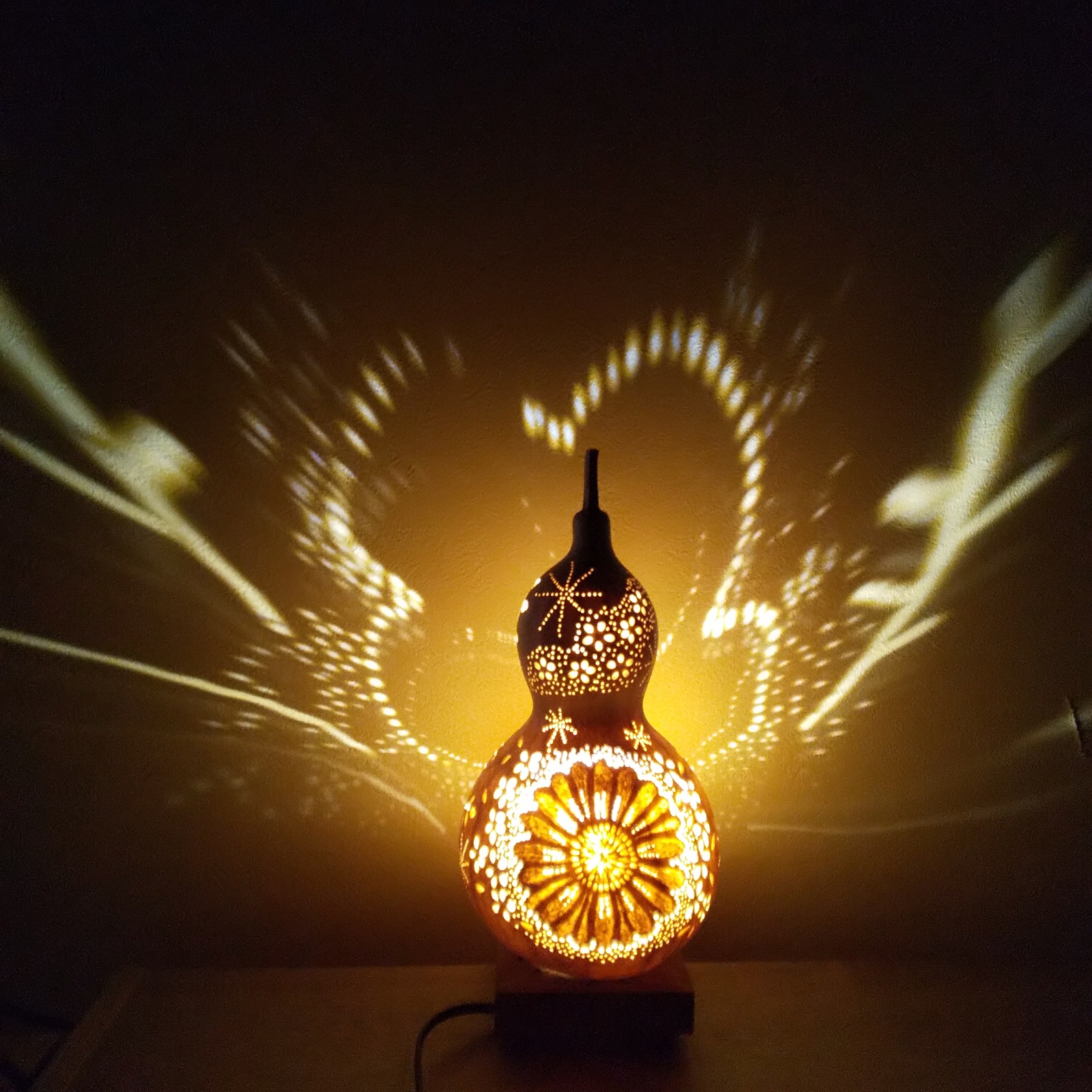 キラキラ輝くひょうたん ひょうたんランプ 煌焔 きらめきほむら - ひょうたん細工