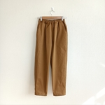 [sara826様ご予約品]　しなやかストレッチチノクロス　テーパードパンツ　Mサイズ
