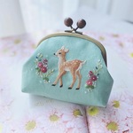 ＊手刺繍 子鹿さんのがま口ポーチ＊グリーン