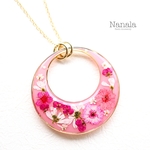 本物のお花のフープネックレス　レジンアクセサリ―