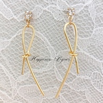 【送料無料】ノットデザインゴールドピアス