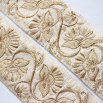 インド刺繍リボンᢂモノトーンフラワーシルクリボン【ベージュ】インド刺繍/刺繍リボン/リボン/シルクリボン/トリム/ブレード/ジャガードリボン/チロリアンテープ/レース/チュール
