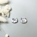 白グレー猫ピアス【イヤリング対応】
