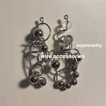 ワイヤー立体　デザイン　ピアス/イヤリング