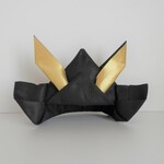 かぶれる兜帽子（かぶとぼうし）フェルトカブト　黒×金　初節句、こどもの日、出産祝い、誕生日に！