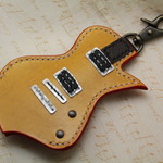 noise様オーダー品 ギター型キーケース