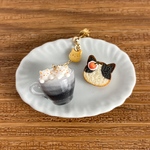 【ピアス/イヤリング】猫さんと黒ごまラテ