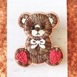 テディベア刺繍ブローチ　ミルクチョコレート