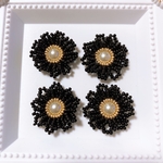 P135 ハンドメイド　ビーズ刺繍　カボション