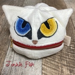手刺繍オッドアイの化け猫ポーチ(白猫)(大)