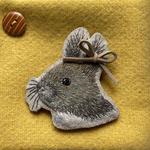 エゾリスさんの刺繍ブローチ