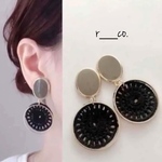 New くすみグリーンマーブルピアス。゜