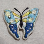 手刺繍 蝶ブローチ ～rap～