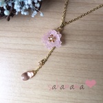 八重桜と雫のネックレス