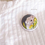 うさぎとミモザの刺繍ブローチ