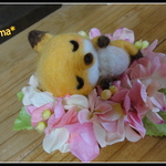 ＊お花畑でお昼寝中　きつねくん　置物＊