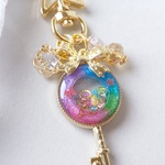 にじいろシャラシャラキーのキーホルダー　レジン