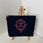 帆布の選べるエンブレムイニシャル刺繍のポーチ　黒　１６㎝１８㎝２０㎝