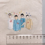 4人