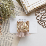 《 再販 ×19》インド刺繍　刺繍リボン　イエロー　黄色　ゴールド　ブラウン　フリル　ポニーフック　＊　ベージュ　結婚式　プレゼント　ギフト　お呼ばれ　お洒落　大人可愛い　ヘアフック　髪飾り