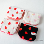 🍓かわいい♪ ちいさないちご 🍓 ふわふわ&やわらか８重ガーゼ ハンカチ4枚セット♪