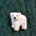シロクマ赤ちゃんブローチ