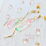 不揃いな鉱物✨彩りクリスタル　サージカルステンレスピアスorイヤリング（フレッシュスプリング）