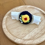 リボンと小さなお花刺繍のくるみボタンヘアクリップ(ミニサイズ)