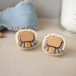 ビーズ刺繍＊ウッドビーズ×goldチェコビーズピアス