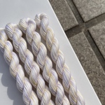 サンセットグラデーション　刺し子糸　20/3  (極細)   鬱金色〜紫苑色