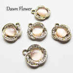 【D-0659】5pcs　フラワーとキャッツアイ　ラインストーン付き　18×16mm　ゴールド＆ピンク　チャーム