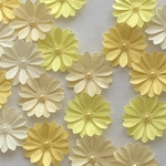 クラフトパンチ　フラワーパーツ＊spring yellow ＊ タント紙 20枚　約1.2cm