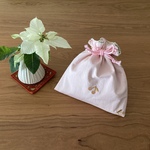 巾着袋・給食袋・コップ袋・さくらんぼ（ベビーピンク&ゴールド刺繍）・刺繍・リネン・入園入学