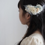 パステルブルーのドライフラワーヘアクリップ