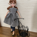 NO,132 リカちゃん服　ギンガムチェック　ワンピース　スリムジーンズ　シンプル　春コーデ