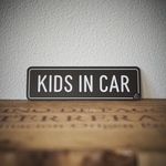  🔸傷有特価🔸【黒】KIDS IN CAR マグネットステッカー