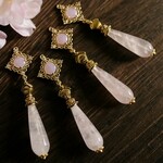 ［薔薇水晶の耳飾り］大粒ローズクォーツの雫が美しい、エレガントなプリンセス風ピアス(イヤリング交換可)