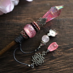 [魔結晶の花槍(紅桜)] 幻想の魔法石と蜻蛉玉の槍モチーフの簪(ローズクォーツ使用)