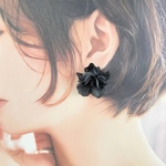 大人　グレー　紫陽花　ピアス　造花　ウエディング　ブライダルアクセサリー　アーティフィシャルフラワー　ウエディングイヤリング　成人式