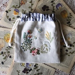 リネン巾着　ホワイト　小花達