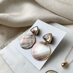 ＷＨＩＴＥ×ＢＲＯＷＮ×ＳＨＥＬＬ　ピアス／イヤリング