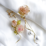 さいか様専用【オーダー】ゆらゆら揺れる薔薇と蝶のイヤリング