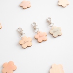 ぷっくりお花のネームキーホルダー 〈ohana keyring〉 自分のお名前キーホルダー作ってみませんか？　命名書　出産記念日　1stバースデー　お誕生日　出産祝い　プレゼント　花