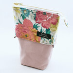 ペンポーチ／花