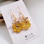 【現品限り】蜂とお花と蜂蜜　ピアスorイヤリング
