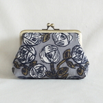 ◎使いやすいサイズのがま口◎プレゼントにも選ばれています◎rosy　gray