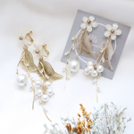 お花とリーフのフェミニンピアス