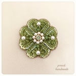Y 様専用ページ　Lucky Clover ビーズ刺繍ブローチ